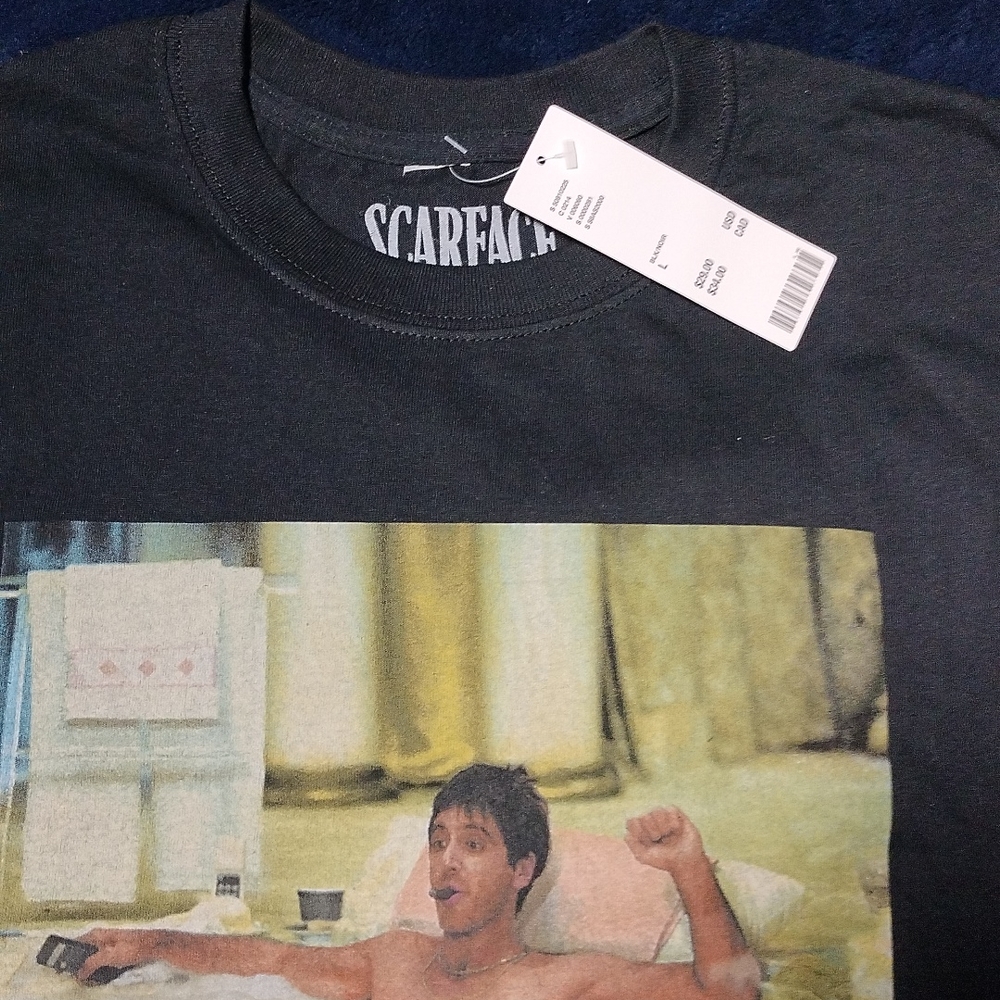 Urban outfitters graphic scarfaceshirt